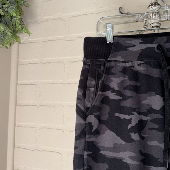 Athleta camo joggers black gray pockets soft medium - Picture 2 of 4